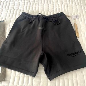 Men’s BRAND NEW Essentials Fear of God Core Sweatshorts in Stretch Limo (black)